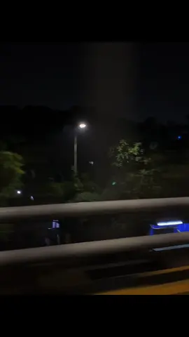 jika tidak denganmu maka tidak dengan siapapun.