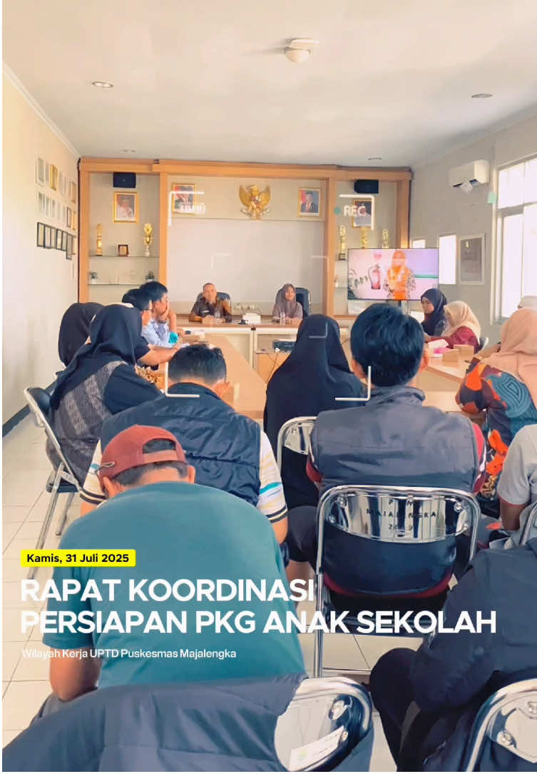 Hallo #SobatWalagri Hari ini 31/07/2025 Puskesmas Majalengka bersama perwakilan sekolah menggelar rapat koordinasi dalam rangka persiapan kegiatan PKG anak sekolah di wilayah kerja kami. Kegiatan ini bertujuan untuk memperkuat sinergi, serta memastikan pelaksanaan PKG berjalan optimal demi mendeteksi dini masalah kesehatan pada anak usia sekolah. #MajalengkaHadeGawe #MajalengkaLangkungSae #SalamSehat #Walagri #PuskesmasMajalengka #PkmMjlk