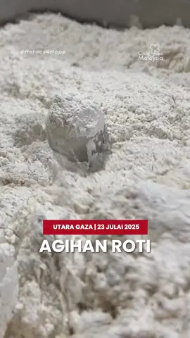 Pada 23 Julai 2025, CGM meneruskan misi kemanusiaan dengan mengagihkan roti kepada keluarga pelarian di Utara Gaza yang kehilangan tempat tinggal akibat serangan berterusan. Dalam keadaan serba kekurangan, roti adalah makanan asas bagi penduduk Gaza, menjadi sumber utama untuk mereka terus bertahan. Sebanyak 3,000 keluarga, melibatkan kira-kira 15,000 orang, telah menerima manfaat daripada agihan ini. Bantuan ini bukan sahaja mengenyangkan perut yang lapar, tetapi juga menyampaikan mesej bahawa mereka tidak bersendirian. Kami amat menghargai setiap sumbangan yang diterima. Setiap kepingan roti adalah lambang keprihatinan dan kasih sayang dari rakyat Malaysia yang tidak pernah lupa akan nasib saudara mereka di Gaza. Andalah HERO sebenar dalam perjuangan ini. Terima kasih rakyat Malaysia. Teruskan menyumbang, bersama kita teguhkan harapan mereka. #Heroes4Hope #CintaGazaMalaysia