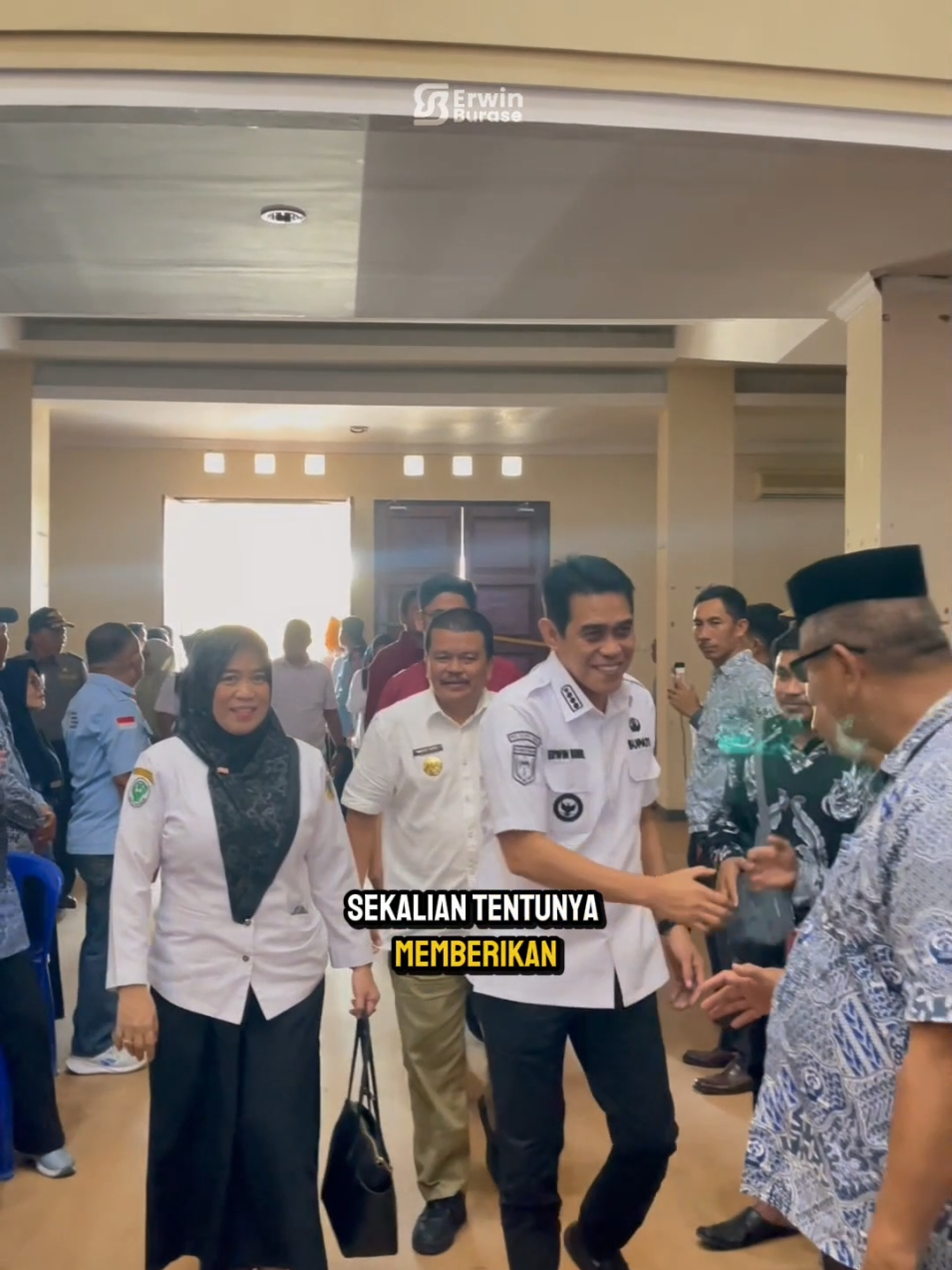 Suatu kehormatan bagi kami menjadi tuan rumah HARGANAS ke-32 dan Jambore PKB/Petugas Lapangan KB tingkat Provinsi Sulawesi Tengah tahun 2025. Semoga kegiatan ini menjadi semangat baru bagi terwujudnya keluarga Indonesia yang tangguh dan sejahtera. HARGANAS bukan sekadar seremoni tahunan, tetapi sebuah refleksi mendalam bahwa keluarga adalah fondasi utama dalam membangun peradaban dan masa depan bangsa. Mari kita jadikan keluarga sebagai pusat pembangunan, dan pengabdian ini sebagai ladang amal yang terus mengalir tanpa henti. #harganas  #JambotePKBPLKB  #sulawesitengah  #bupatiparigimoutong  #gerbangdesa 