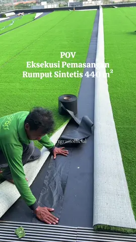 Siap langsung gercep eksekusi pasang rumput sintetis mulus tidak terlihat sambungan🤩 #ArtGrass #RumputSintetis #Pemasangan #JualRumputSintetis #RumputSintetisSurabaya #RumputSintetisJakarta #fyp 