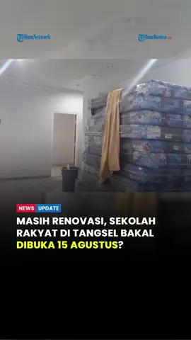 Pembukaan Sekolah Rakyat 33 yang berada di Gedung Balai Latihan Kerja (BLK) Banten, Jalan Kencana I, Jelupang, Serpong, Tangerang Selatan, yang semula dijadwalkan mulai beroperasi pada Rabu (30/7/2025) resmi ditunda. Penundaan tersebut terpaksa dilakukan lantaran renovasi gedung sekolah hingga kini belum rampung. Berdasarkan pantauan TribunBanten.com pada Kamis (31/7/2025) sekira pukul 11.00 WIB, suasana sekolah nampak sepi dari aktivitas belajar mengajar. Justru yang terlihat adalah aktivitas dari para puluhan pekerja proyek, yang sedang melakukan renovasi seperi mengecat dinding, memasang plavon, dan membersihkan lantai dari sisa-sisa cat yang menempel. Baca artikel selengkapnya di  tribunbanten.com Reporter : Ade Feri Anggriawan/Tribun Banten  #BeritaTangerangSelatan #SekolahRakyat #PembangunanSekolah