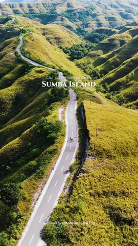 Sumba Island, surga tersembunyi Indonesia! 🏝️✨ Pantai eksotis, budaya yang kaya, dan alam yang masih asli—Sumba punya semuanya! 🌊💚 Siap liburan ke Sumba? Tandai teman yang harus ke sini bareng kamu! 👇🔥 Info trip & booking 👇 📲 WhatsApp: +6281128911991 (CS 1) 📲 WhatsApp: +628119941919 (CS 2) 📩 Email: sales@indonesiajuara.asia 🌍 Website: indonesiajuara.asia #ExploreSumba #LiburanSumba #PesonaIndonesia #WisataSumba #TropicalVibes #KomodoIsland #ExploreIndonesia #TravelGoals 