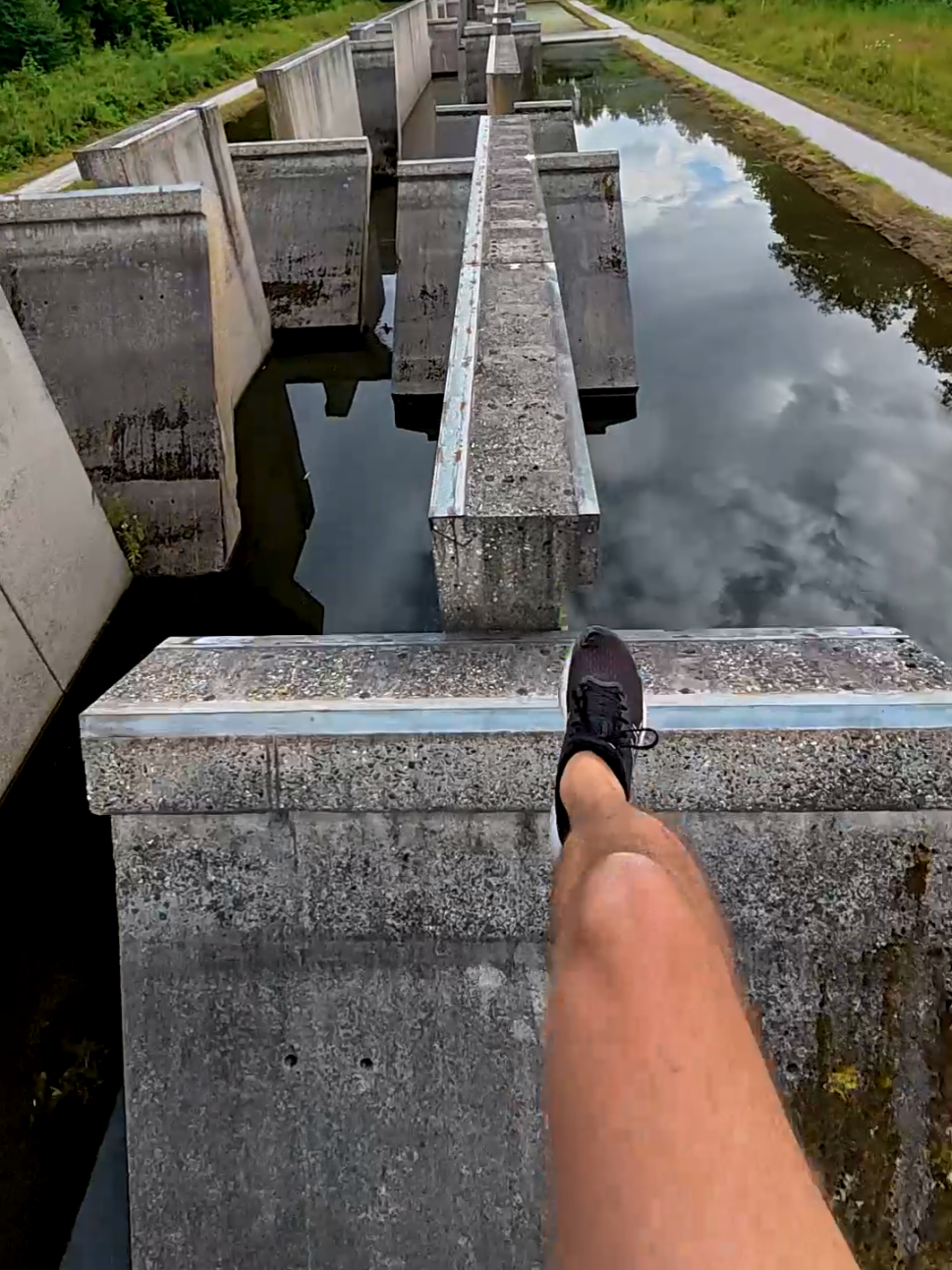 Going for a swim in the still water 💀  #parkour #parkourpov