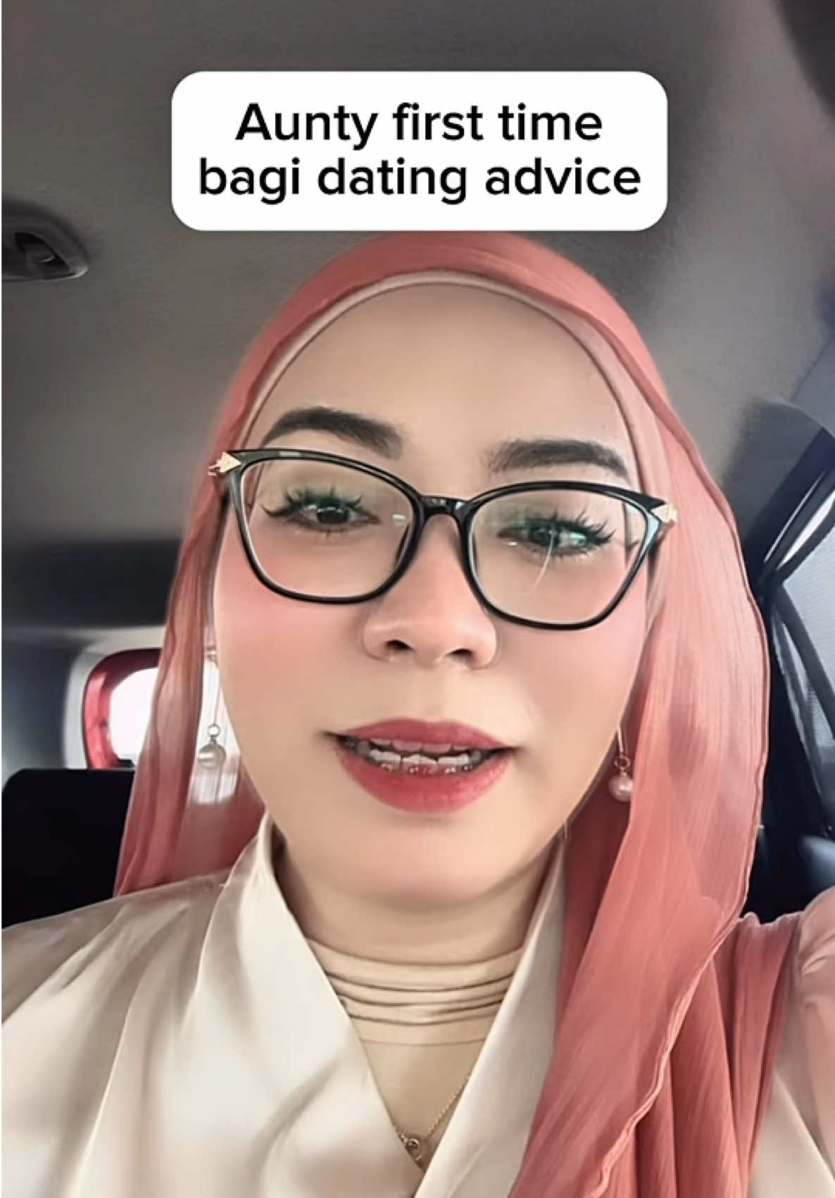 Tak gay, laki orang. #makcik #aunty #millenialaunty #relatable #staytoxic #single #situationship #Relationship #dm #dating #staywoke #hts #marriage #datingapps #tinder #omi #bumble #grindr #muzz #coffeemeetsbagle 