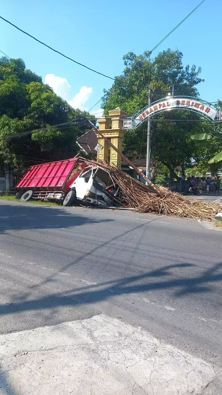 seng sabar mas #truktebu #trukmaniaindonesia #tebubalap #viraltiktok #sragen24jam 