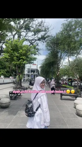 putri kecil yang di tinggal ayahnya sejak 6 tahun☹️☹️,#fyp #ayah 