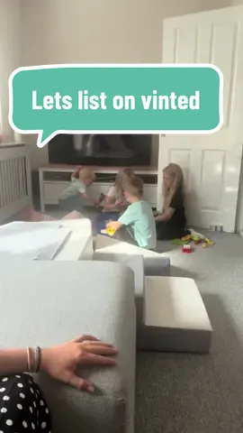 A chilled morning #triplets #singlemum #singlemumof6 #vinted #declutter