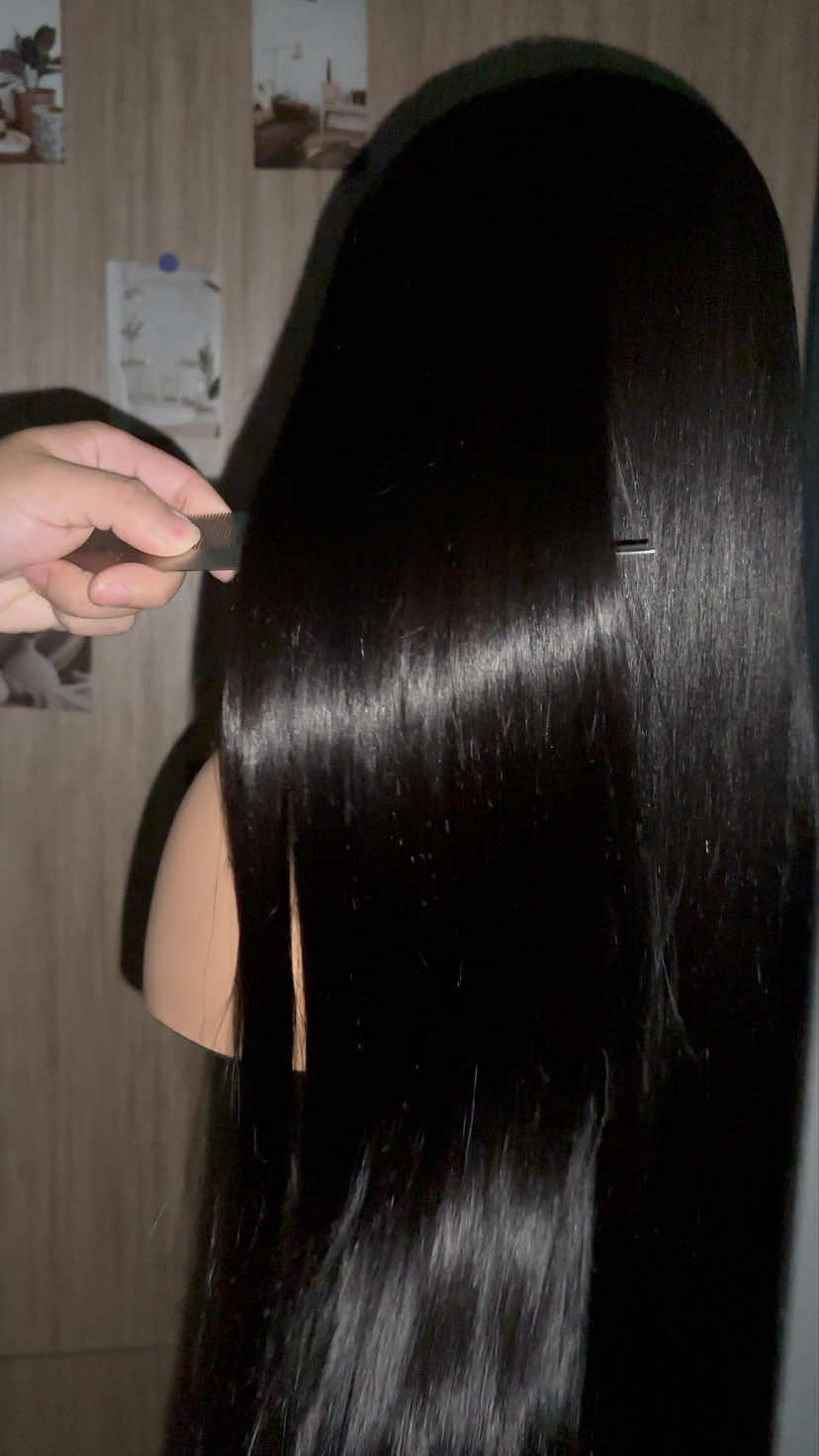 Wequeen straight hair bundles, so smoothly and we have 30” now, body wave have 30”-36”, do you want to try? #wequeenbundles #wequeenhair #tiktokshopbacktoschool #rushtok2025 #straighthair 