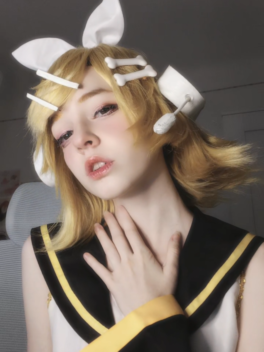 In love with the new toya's card in pjsk that is coming  #02 #rinkagaminevocaloid #rinkagamine #rinkagaminecosplay #rin #vocaloid #cosplayer #foryou #fyp #foryoupage #fyppppppppppppppppppppppp #little_tenshi #cosplay 