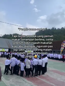 Devinisi searah meski tak sedarah #santri #pesantren #mondok #pondokpesantren #santrikeren #santriindonesia #santrinusantara #santrihits #santrimilenial #sarungan #ayomondok #dejavu #fypシ゚viral #fyp #foryoupage #foryou #masukberandafyp #4u 
