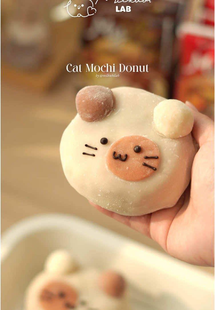 Cat Mochi Donut 🐱🍩 Mochi + Donut + Oozing filling = a combo we didn't know we needed 😭✨✨ Hari ini bikin Donat Mochi viral isian lumer yang ternyata enak bgtt 🥹👍🏻 Bikinnya pun gak susah krn filling lumer nya kita pakai vla instant dari My Vla 😆 tinggal larutkan 1 sachet My Vla dengan 200ml air panas 70 C sampai mengental (khusus Donat Mochi takaran air panas 150ml yaa agar lebih kental), terus isi donat andalanmuu, bungkus mochi dehh!! 🥹🍩🫶🏻 Ingredients for mochi: - 150 gr glutinous rice flour - 15 gr corn starch - 40 gr sugar - 240 gr milk - 20 gr canola oil - a bit of brown food coloring Ingredients for Vla filling: - 1 pack My Vla Vanila dan My Vla Cokelat @My Vla  - 150 ml warm water (70 C) Other ingredients: - your favorite plain donut . . . . . . . #mochi #mochidonut #MyVlaforiteMoment #MomenManisMyVla #bomboloni #kawaiirecipe #EasyRecipes #homecafe #homecafeindonesia #homebaking #bakingdiary #bakeathome #디저트 #홈카페 #홈베이킹