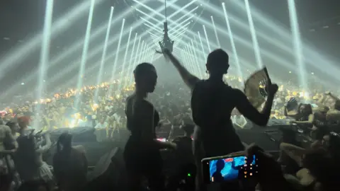 Raving with @klangkuenstler like there is no tomorrow... @Lena Arslan  #fyp #rave #technomusic #edm #electronicmusic #clubvibes #djlife #technolovers #berlintechno #hardtechno  #techno #ravevibes #nightlife #musicfestival #aestheticvideo #eventvibes #clubnight #explore #viral #undergroundtechno #foryoupage #vibeshigh #concertvideo #housemusic #deephouse #minimaltechno #tiktokmusic #livemusic #technoparty 