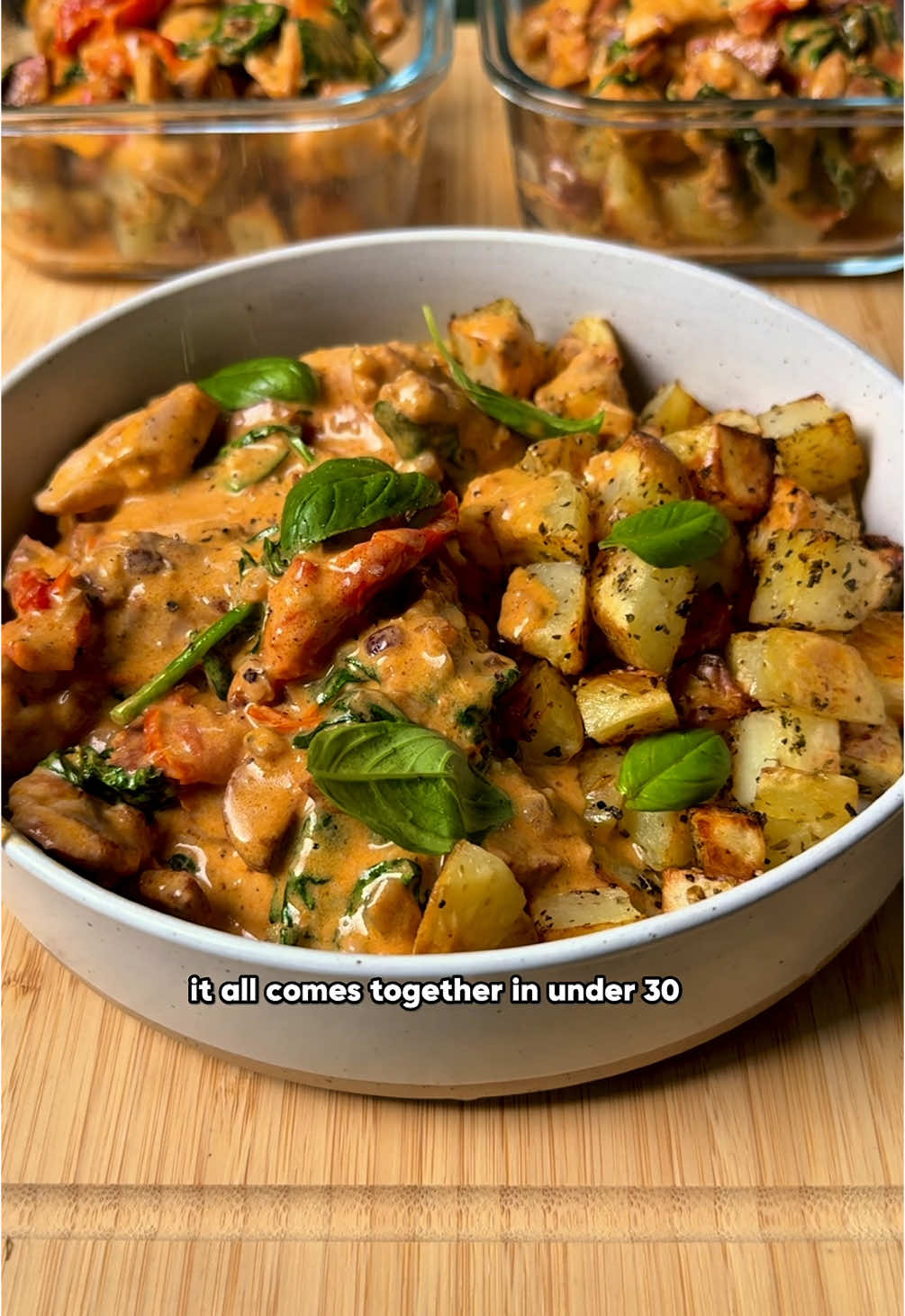 Creamy chicken & chorizo with crispy potatoes 🥔  Can find the full recipe on my Recipe Portal 🙏 Macros per serve: 56g protein  40g fats 49g carbs 778 calories per serve 💪  Ingredients for 3 servings: 600g Chicken Thigh Fillets 2 Tbsp Taco Seasoning 1/2 Red Onion 3 Cloves of Garlic 115g Chorizo 70g Sun-dried Tomatoes 60g Baby Spinach Handful of Fresh Basil 200ml Light Cooking Cream 80ml Chicken Stock 700g Potatoes 2 Tbsp Italian Mixed Herbs 1 Tbsp Olive Oil Salt & Pepper Oven: 220°C (fan) for 30–35 mins, shake halfway. Air Fryer: 200°C for 18–22 mins, shake halfway. #highprotein #mealprep #potatoes #lunchideas #EasyRecipes #healthyfood #DinnerIdeas #familycooking