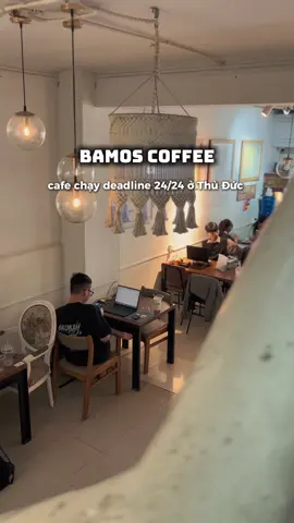 Cafe chạy deadline mở cửa 24/24 ở Thủ Đức cho các bạn sinh ziên nè 🙆🏻‍♀️ Bamos coffee 📍74A Lã Xuân Oai, Thủ Đức ____ #cafe24h #coffeetime #quanthuduc #coffeethuduc #cafehocbai #thuduc #deadline ##boardgame #acoustic 