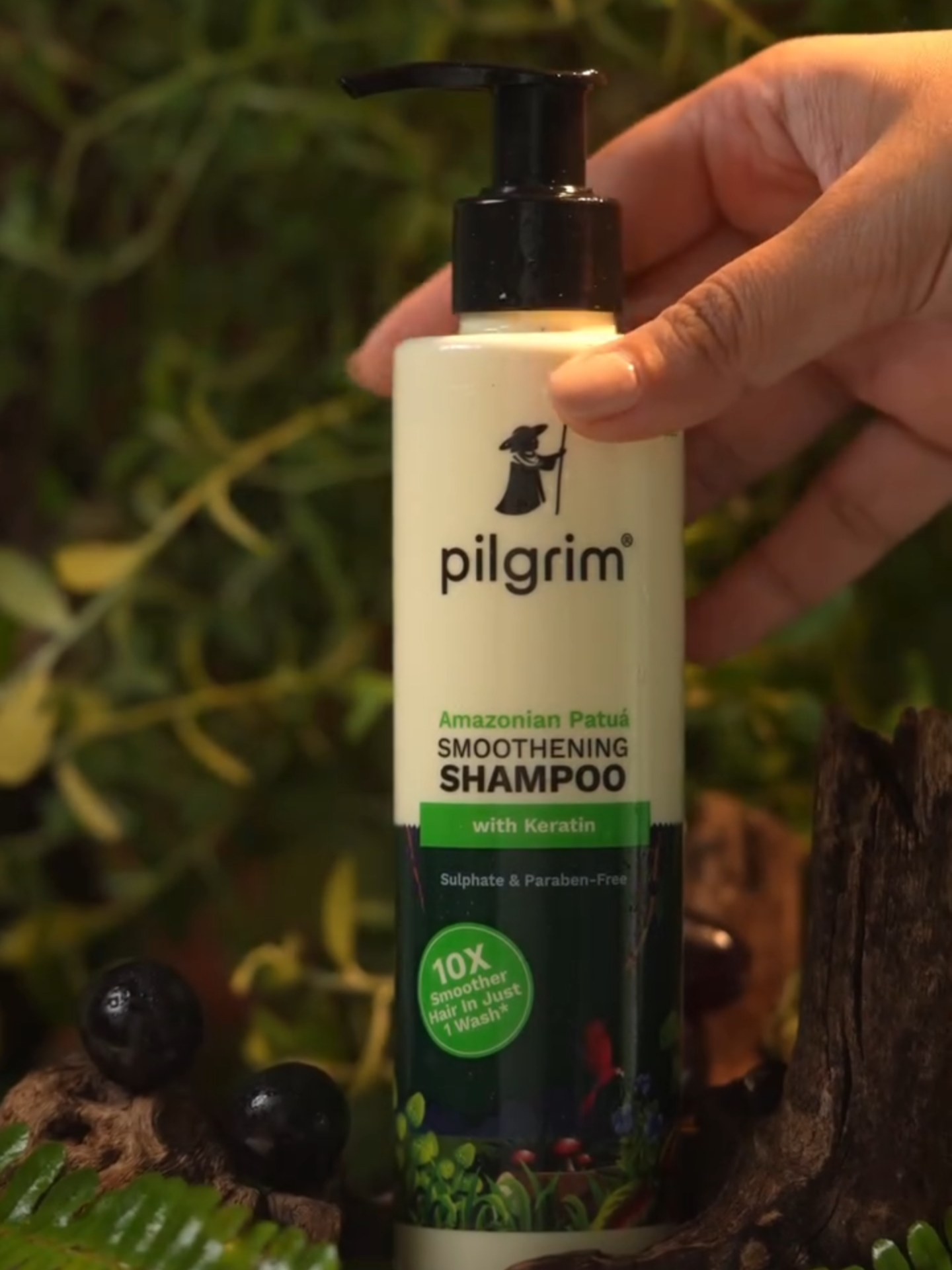 Powered by the power of Patua! 💪🏻 This Patua Smoothening Shampoo will make sure you have smooth hair days. 💁🏻‍♀️💙 #Pilgrim #SPF #viral #fyp #Skincare #pilgrim #trnding #trendingreels #FaceSerum #shampoo #pilgrim