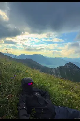 #gorpcore #montain #Hiking #nature #switzerland #suisse 