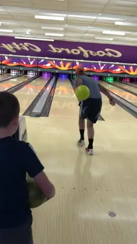 Bowling Failure.#bowling #bowlingtiktok #bowlingball #funnybowling #funny #funnymoments #omg #usa #foryour #fyp