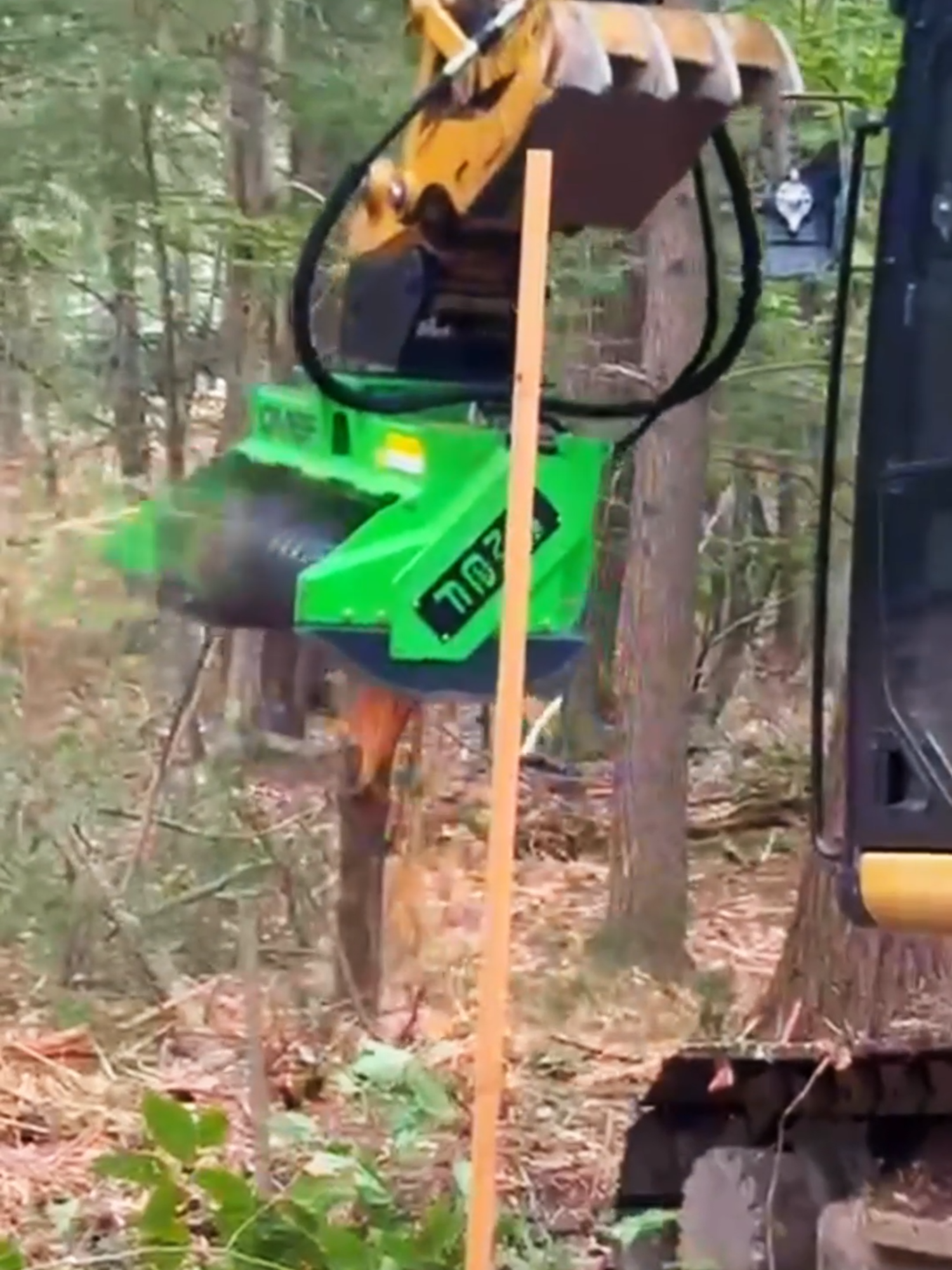 Mulch trees and plants up to 300 mm in diameter 😮. 👉 TE20 is the most powerful forestry mulcher for excavators 💪 for fast clearing and felling in the most demanding forest areas 🔎 Discover how to turn your forestry work around at www.omefgroup.com Tritura alberi e piante fino a 300 mm di diametro 😮. 👉 TE20 è la trinciatrice forestale per escavatore più potente 💪 per fare pulizia e abbattimento veloce nelle zone boschive più impegnative.. 🔎 Scopri come svoltare il tuo lavoro forestale su www.omefgroup.com - - #trincia #mulcher #mulchermafia #trinciatura #trinciatutto #trinciaforestale #lavoriforestali #omef #forestrywork #forestryequipment #taglioalberi 19 h