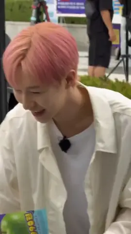 bye bye renjun pink hair 😫 #renjun #huangrenjun #nctdream 