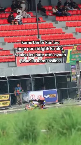 Kamu bener kan teu hereuy bogoh ka aku? #aasunda #storysirkuit #fypage #foryourpage 