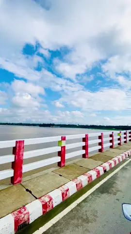 শান্ত নদীর ধারে কিছু নিঃশব্দ মুহূর্ত 🤍🌸 #creatorsearchinsights #fyp #viral #trend #nature #peace #iphone #ultrawidehomes #TikTokBD #ShotOniPhone #sceneryexplore 