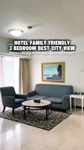 Staycation ramean bareng geng kamu atau mau ajak family juga bisa banget~  Hotel ini punya 1 - 3 Bedroom yang city view-nya bagus poll dan fasilitas hotelnya lengkap dari mulai Kids Playground, Swim-Pool & Gym🥳 Kalau mau staycation di sini dan dapet harga diskon bisa klik tag lokasi di video ini yaaa🤩 #traveltimesid #hoteljakarta #staycationjakarta #staycationhematchallenge #staycationmurah 