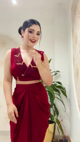 #ainaheriheri #SamikshyaAdhikari #samikshyaadhikarisong dress from @Kaavyaboutique 