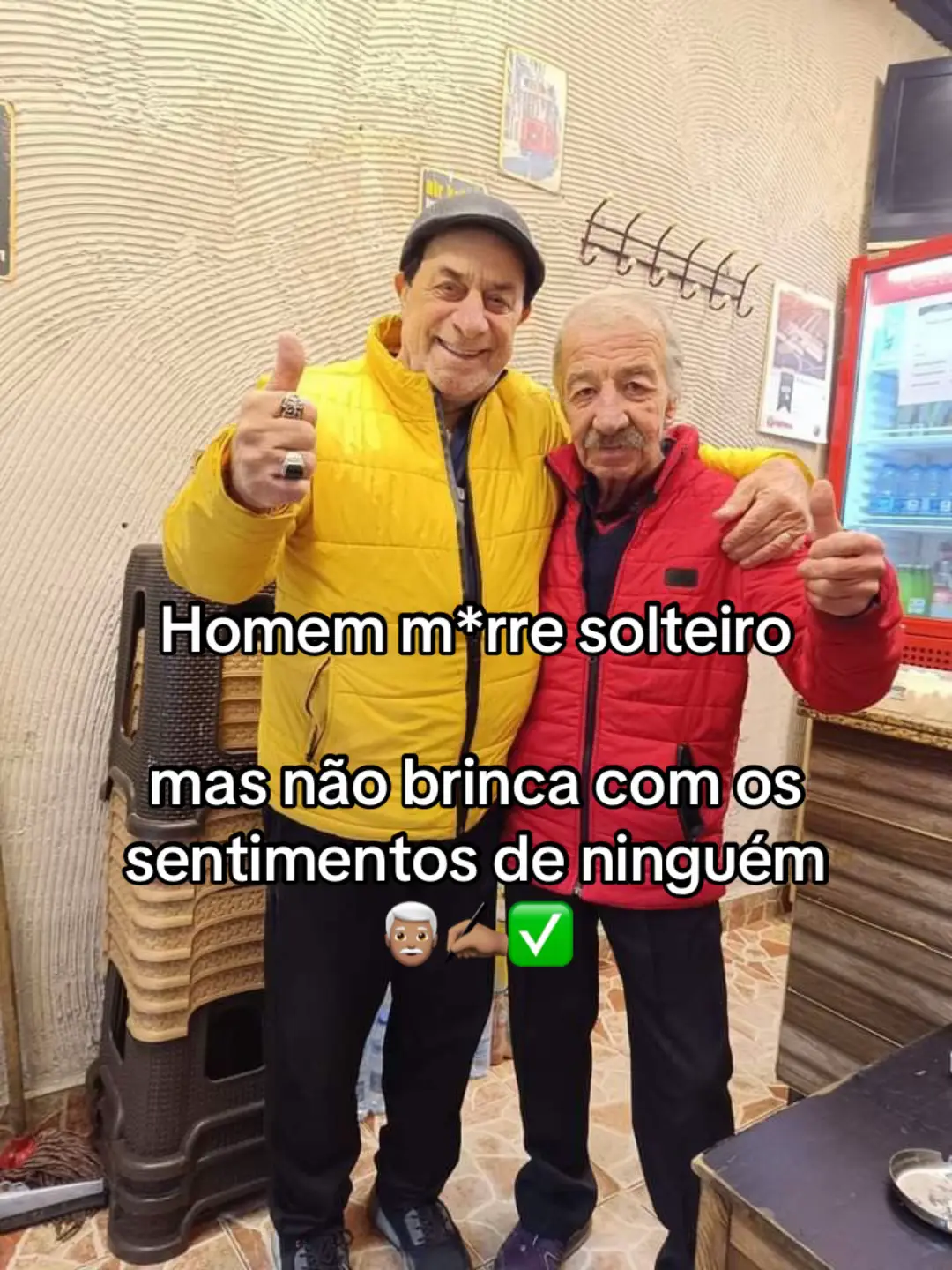 👨🏽‍🦳✍🏽