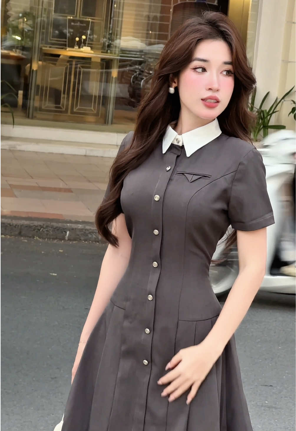 Em đầm công sở điệu đà cho mấy nàng iu của Hồng🥰🥰  #hongle #OOTD #outfitideas #damxinhmoingay #macdepmoingay #TikTokFashion 