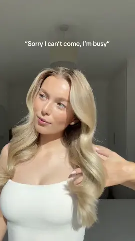 prioritising long hair 🛁 #SelfCare #hairoiling #glossyhair 
