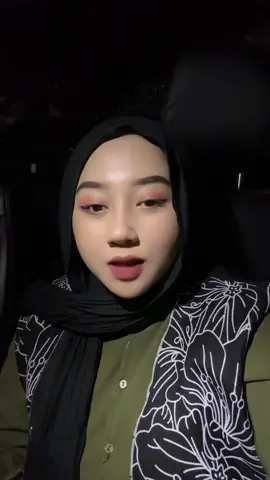 boleh ga pakek jilbabbb?🤣