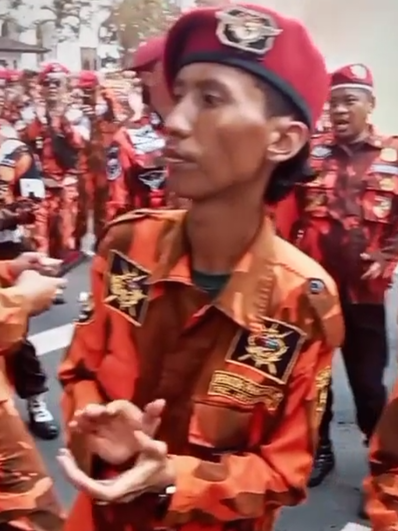 Pesona abdi negara indonesia yang tampan, gagah dan berani 🔥🔥🔥 salam kami abdi negara pasukan komando elit global divisi utama baret oren (macan asean)🙏