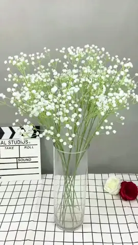 Star-like blooms adorn windowsills, shimmering light accompanies wind's song, even breaths are wrapped in starlight's joy. #artificialflower #artificialgypsophila #gift #flower #gypsophila #festival
