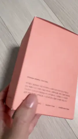 #협찬 요즘 장 건강 관리 진짜 중요하죠 저는 이번에 와이즐리 발효콩환으로 편안하게 시작했어요 국내산 서목태 콩과 특허받은 토종균주로 만든 발효콩환이라 믿고 먹을 수 있더라구요 청국장 특유의 냄새도 거의 없고, 먹기 편한 환 타입이라 부담 없이 챙길 수 있었어요 5개 대학과 3개 연구소가 5년간 연구해 개발한 특허균을 사용해서 장 건강에 확실히 도움될 것 같아요 소화와 단백질 흡수도 잘되도록 최소한으로 가공해 영양 성분을 그대로 담았대요 요즘 식습관이 불규칙하거나 장 트러블 있으신 분들께 강력 추천! 저는 하루 2~3회 꾸준히 챙기고 있어요 건강은 작은 습관에서 시작되는 거니까요 구매는 👉 livewisely.kr 인스타 계정 👉 @wisely.kr 에서도 더 많은 정보 보실 수 있어요 #발효콩 #발효콩환 #와이즐리 #발효식품 #건강콩제품 #건강식 #건강식단 #고초균 #국내산청국장 #국산청국장 #국산콩청국장 #냄새안나는청국장 #다이어트 #바실러스균 #발효청국장 #다이어트식