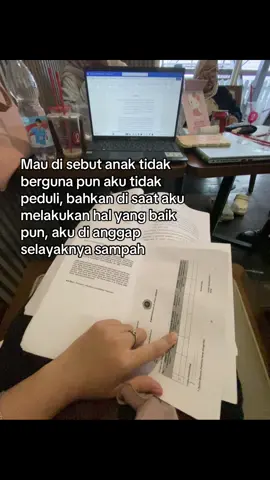 Orang tua yang seharusnya bangga dengan anaknya, tapi orang tua ku? Malah sebaliknya :) #fypp 