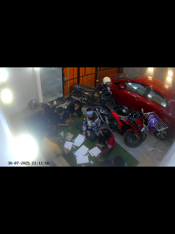 kejadian terrekam cctv .. #viral #videoviral #tragedy #fypdong #bandung #ngeri #fyppppppppppppppppppppppp #fyp #fypdong #LIVEIncentiveProgram #LIVEStory #PaidPartnership 
