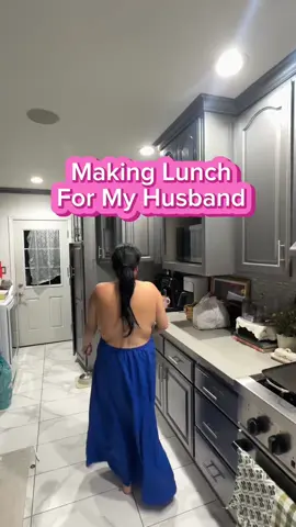 #creatorsearchinsights making lunch for my husband 5:30am making tortas de hamon .  #lunchformyhusband #mexicanfood #parati #tortas 
