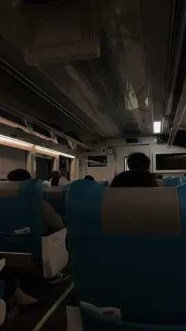 selalu jatuh cinta dengan SS GEN 1❤️‍🔥 #railfansoftiktok #kai121 #kaiservices #fyp #fypツ #keretaapiindonesia #ayonaikkereta 
