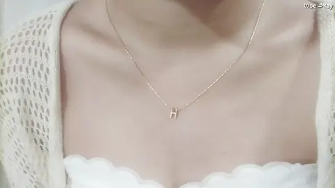 i want to wear his initial on a chain round my neck. #hakken八犬 #taylorswift #taylor #fyp #tiktok 