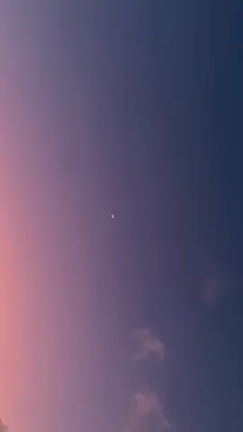 bulannya indah yaa kayak yang nonton🌙 