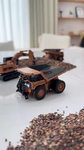 Now you know why my wallet is empty—mini RC construction machines are back, and this time there’s a mini RC dump truck! #dumptruck #truck #remotecontrolled #toy #toydumptruck