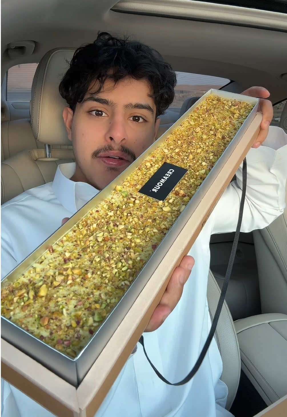 كريمور - @creamour.sa  بستاشيو كرييمي كنافة، مهتمين بتفاصيل التقديم من البوكس والقطاعة والطعم لذيذ والكريمة خفيفة والحشوه كنافة محمصة تقرمش😋 متوفره عندهم 3 انواع مختلفة وسعر البوكس 149 ريال موجودين بتطبيقات التوصيل بالرياض📍 سىاب👻:k.malyehh ad