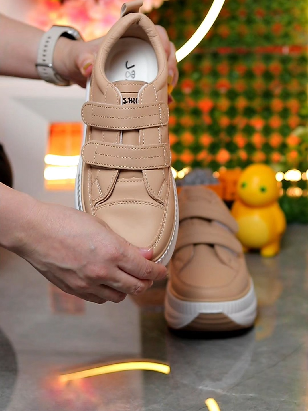 sepatu sneakers wanita ini nyaman dipakai kerja #sepatusneakers #sneakerswanita #sepatuwanita #sepatuimport