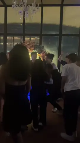 Kapan mau bikin acara ulang tahunnya meriah begini? #sewadj  #dj  #dance  #capturemoments  #nyanyibareng  #farewell  #farewellparty  #privateparty  #momentseru  #jogetbareng  #eventjakarta  #sweetseventeen  #sweetseventeenparty  #birthdayparty  #birthday  #birthdaygirl  #acaraulangtahun 