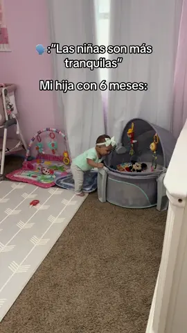 La verdad es que nos hemos encargado de estimularla desde la primera semana. Y este es el resultado, una niña muy independiente, activa, inteligente y muy curiosa. 🩷 #babygirl #travesuras #6monthsold #momgirl #viral 