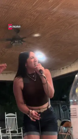 Cómo te va mi amorrrrr como te va….. 🎶 🎶#creatorsearchinsights #loshoroscoposdedurango #musica #kareoke #durangense #regionalmexicano #parati #content #comotevamiamor 