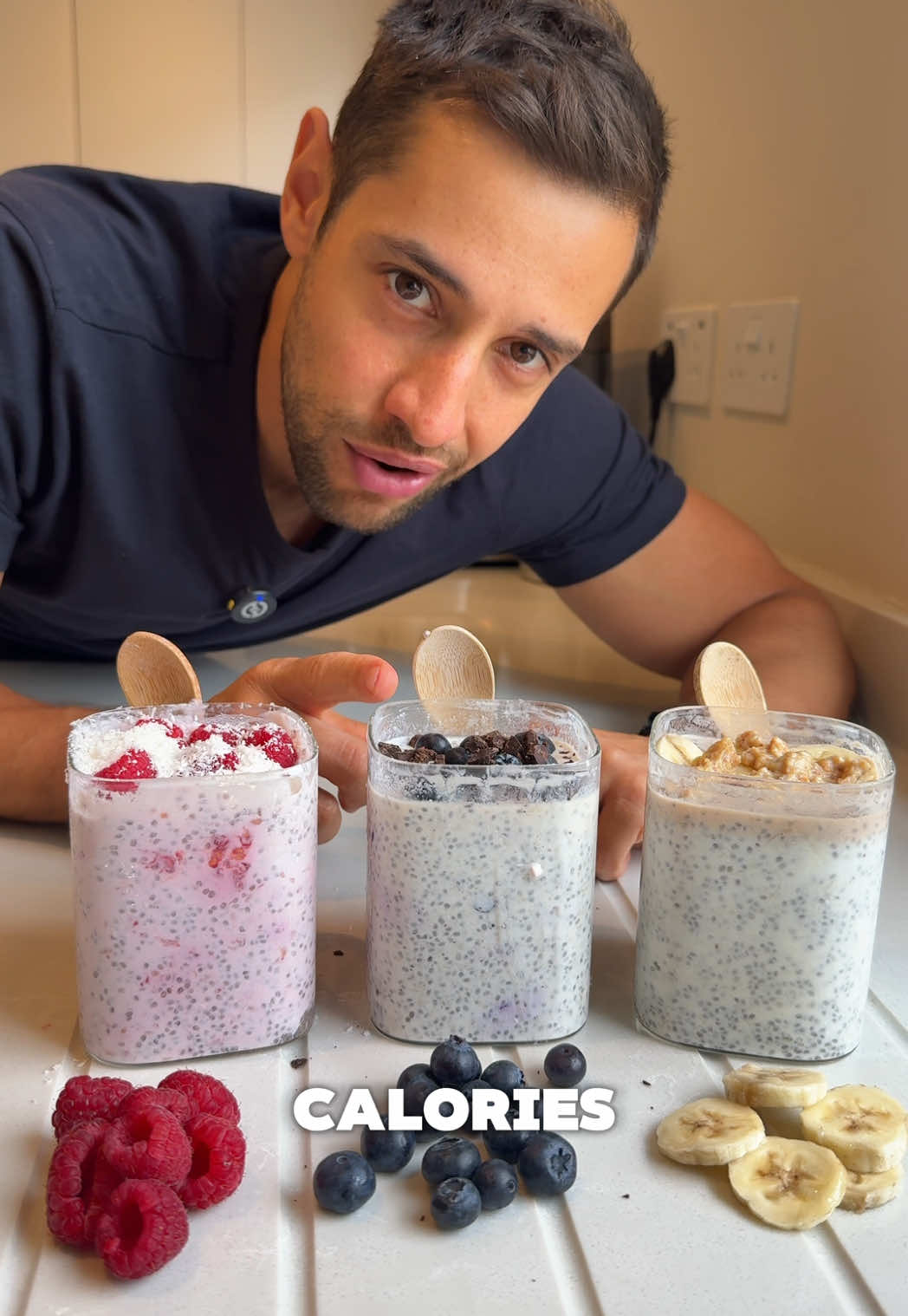🥄 Easy high protein breakfast idea that actually keeps you full Here’s what you’ll need for 1 portion: 🫘 30g chia seeds 🍓 100g fruit 🥛 150g 0% Greek yogurt 🍼 200ml semi-skimmed milk 🍫 10g dark chocolate, cocoa nibs or peanut butter Optional bits: honey, vanilla, cinnamon 1️⃣ Mix everything together 2️⃣ Chill in the fridge for 4+ hours 3️⃣ Add your fave toppings and enjoy ━━━━━━━━━━━━━━━ 1 pot contains: 400 cals | 33g protein | 33g carbs | 17g fat ━━━━━━━━━━━━━━━ Drop this in your meal prep rotation if you want something fast, filling, and high in protein.