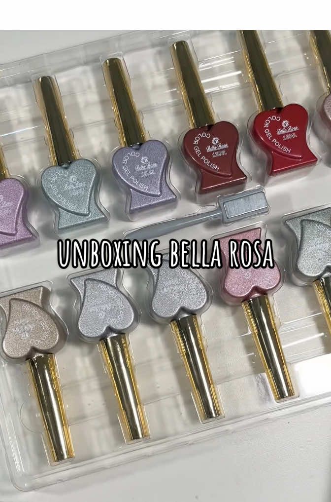gente, impossível escolher um favorito, viu? #naildesigner #naildesigneriniciante #decoracaodeunhas  #esmaltemagnetico 