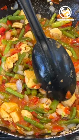 Que rico pollito con ejotes